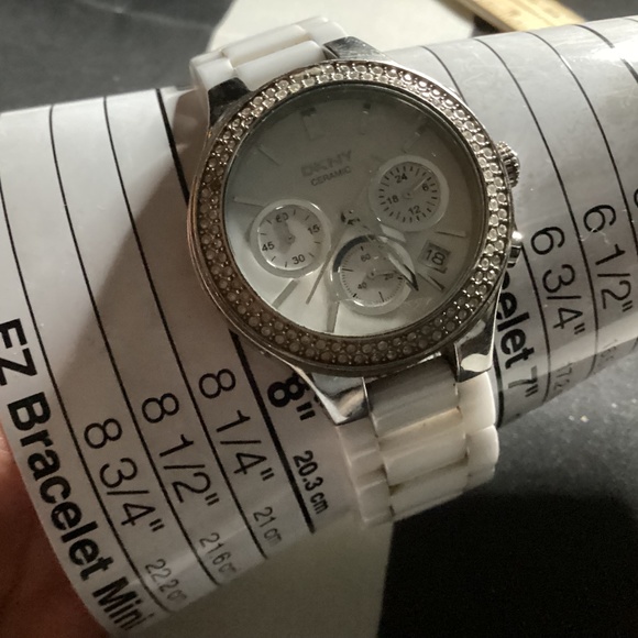 DKNY Women’s Watch White Silver-tone (NY-4985) - Picture 7 of 13